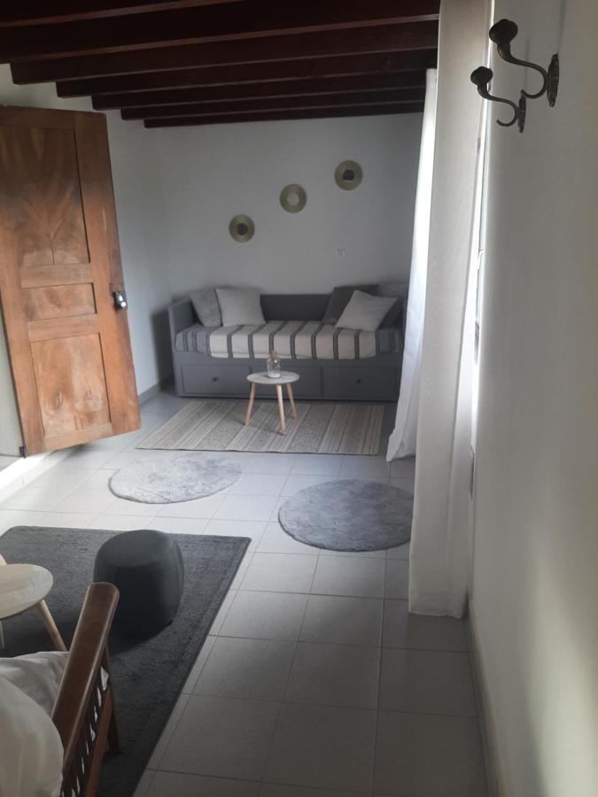 Gite A La Campagne Avec Piscine Biziat Exterior foto
